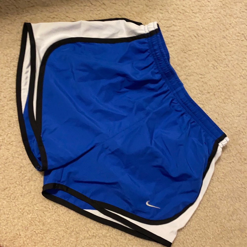 XS Nike running shorts